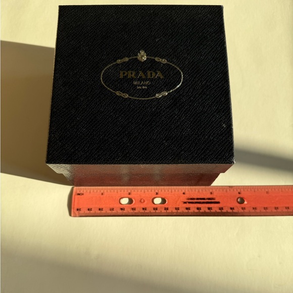 Prada Small Box - Picture 2 of 4